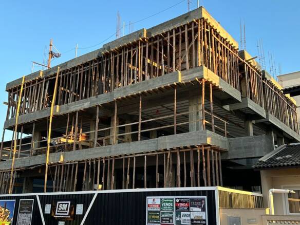 Apartamento na planta em Mariscal 1 - Rocccoimob Imobiliária em Bombinhas