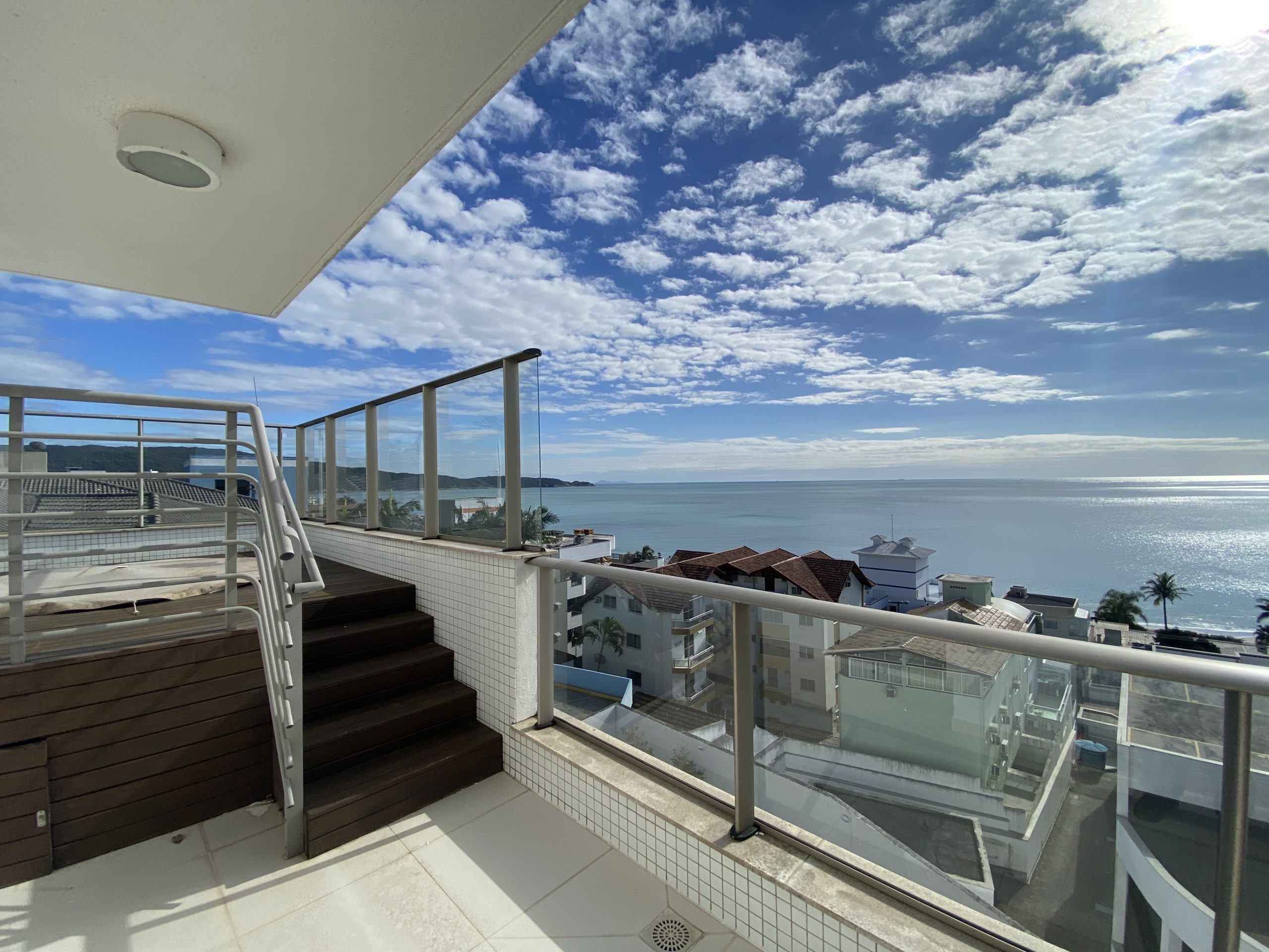 Apartamento na praia de bombinhas scaled - Rocccoimob Imobiliária em Bombinhas