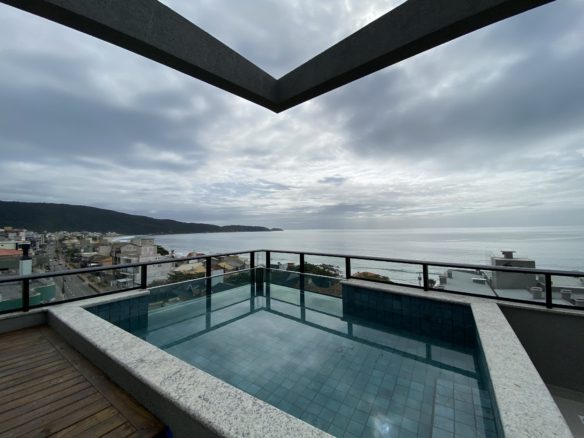 apartamento beira mar em bombas scaled - Rocccoimob Imobiliária em Bombinhas