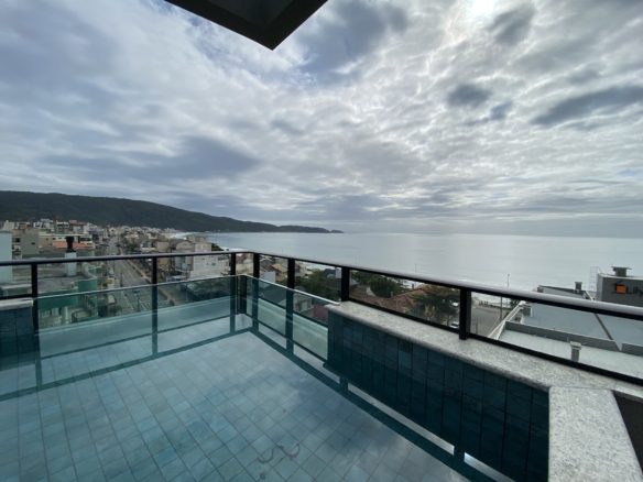 apartamento frente mar em Bombinhas 1 scaled - Rocccoimob Imobiliária em Bombinhas