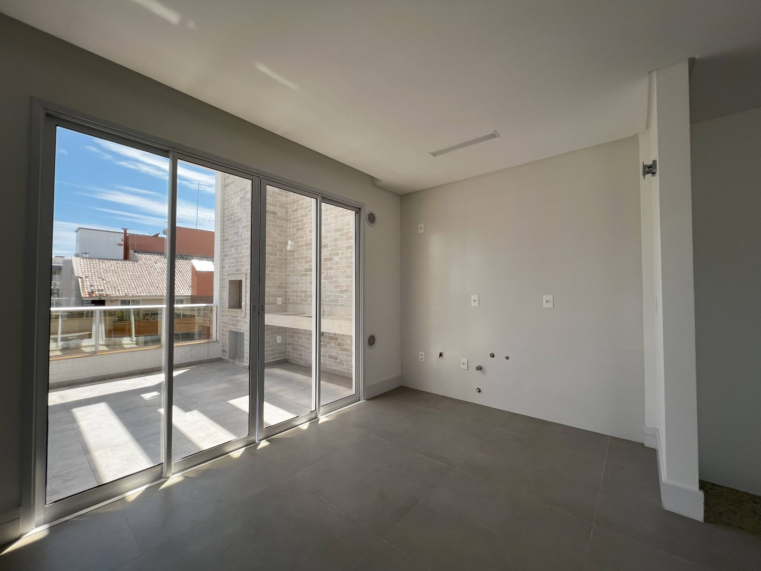 Imoveis a venda na praia de Mariscal scaled - Rocccoimob Imobiliária em Bombinhas