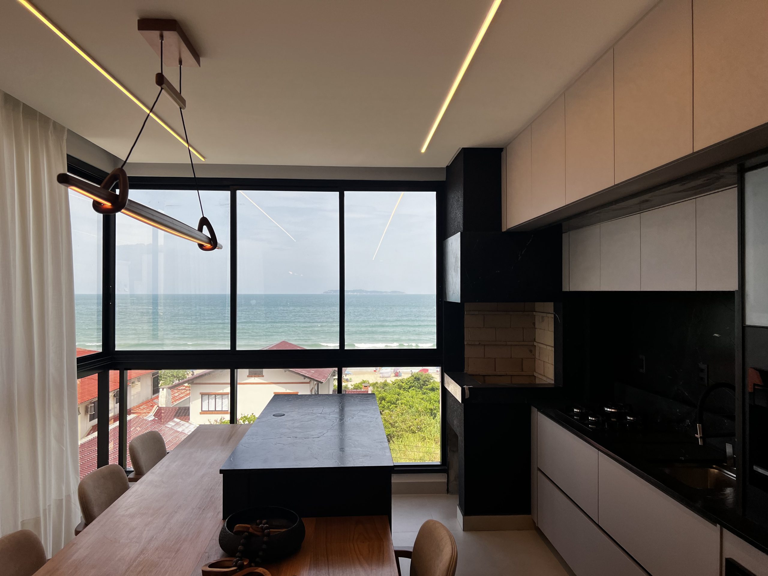 Apartamento frente mar em Canto Grande scaled - Rocccoimob Imobiliária em Bombinhas