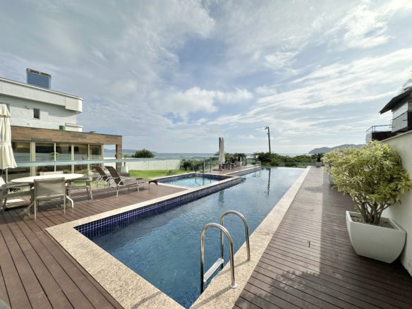 Frente mar em bombinhas 1 scaled - Rocccoimob Imobiliária em Bombinhas