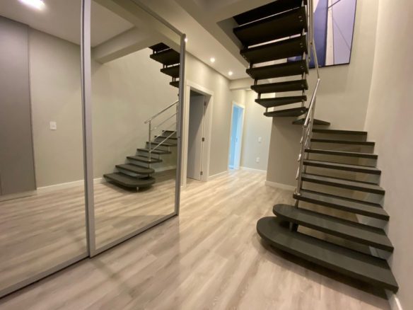 Escadaria inferior - Rocccoimob Imobiliária em Bombinhas