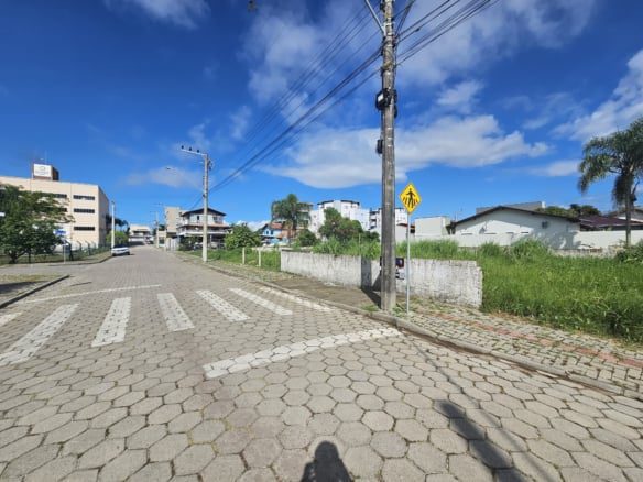 Terreno a venda em canto grande 1 scaled - Rocccoimob Imobiliária em Bombinhas