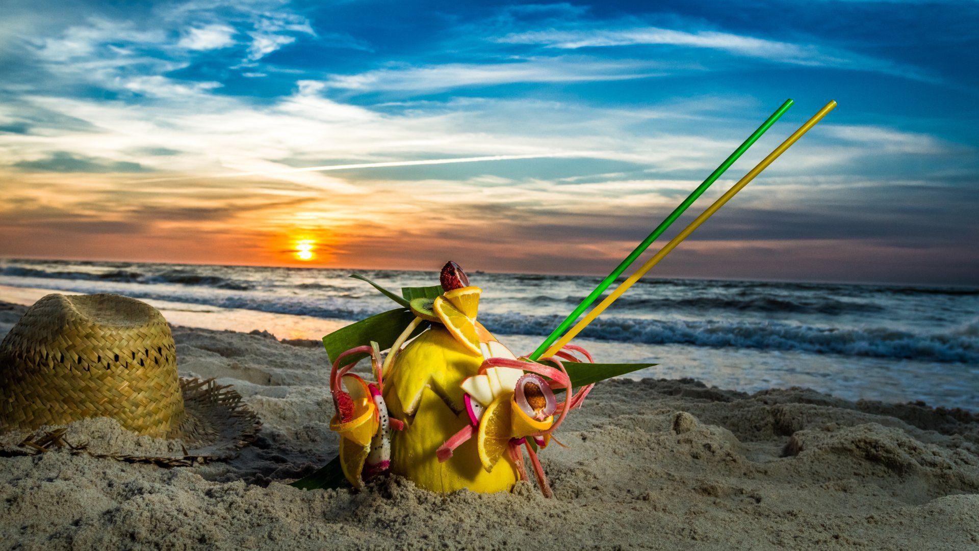 fruit cocktail on the beach at sunset 2023 11 27 05 19 26 utc scaled e1740148886470 - Rocccoimob Imobiliária em Bombinhas