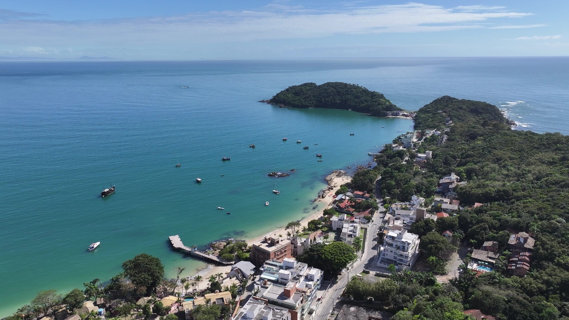 Vista de Bombinhas, Santa Catarina - Rocccoimob Inmobiliaria en Bombinhas