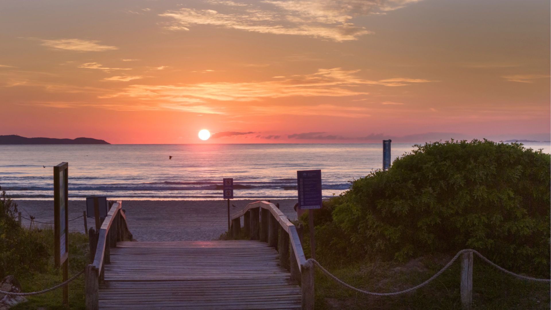 Praia de Mariscal em Bombinhas, opção para evitar trânsito na alta temporada - Roccoimob Imobiliária em Bombinhas Praia de Mariscal em Bombinhas, opção para evitar trânsito na alta temporada - Rocccoimob Imobiliária em Bombinhas