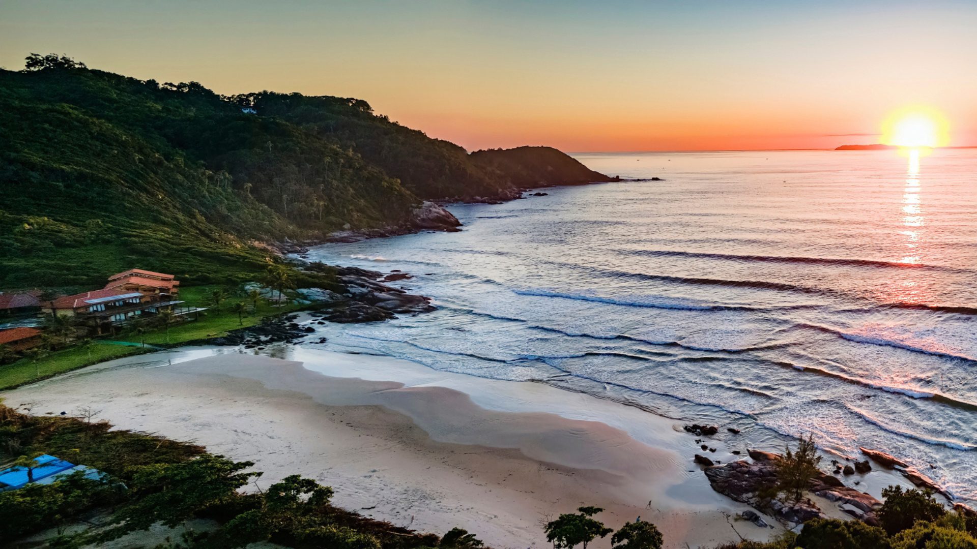 Praia valorizada no litoral catarinense, ideal para investir com base em dados - Roccoimob Imobiliária em Bombinhas Praia valorizada no litoral catarinense, ideal para investir com base em dados - Rocccoimob Imobiliária em Bombinhas