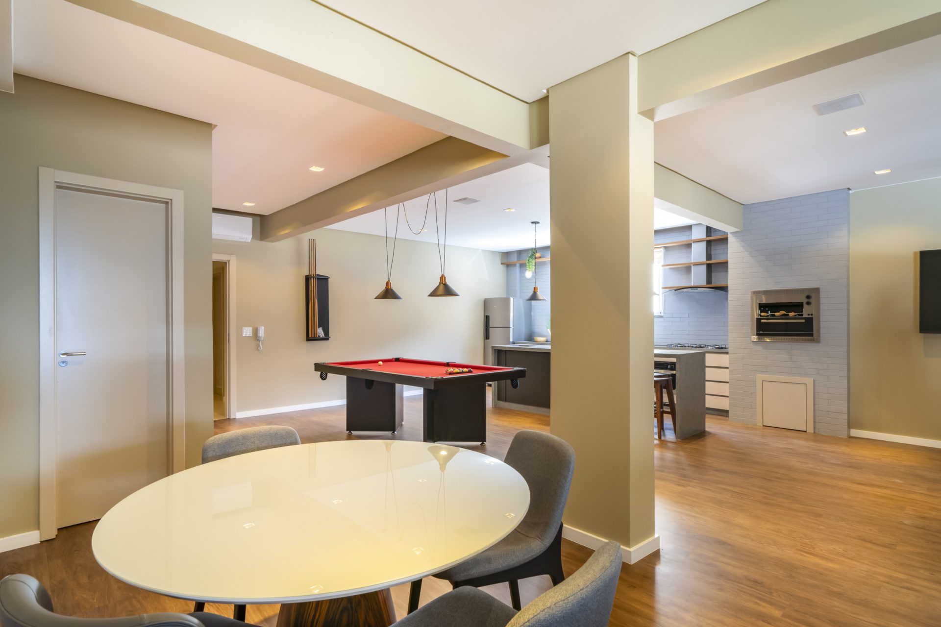 Apartamento a venda em Mariscal, Bombinhas 108 - Rocccoimob Imobiliária em Bombinhas