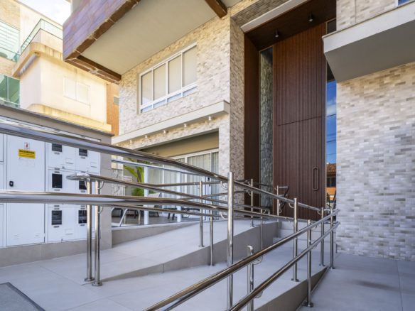 Apartamento a venda em Mariscal, Bombinhas 99 - Rocccoimob Imobiliária em Bombinhas