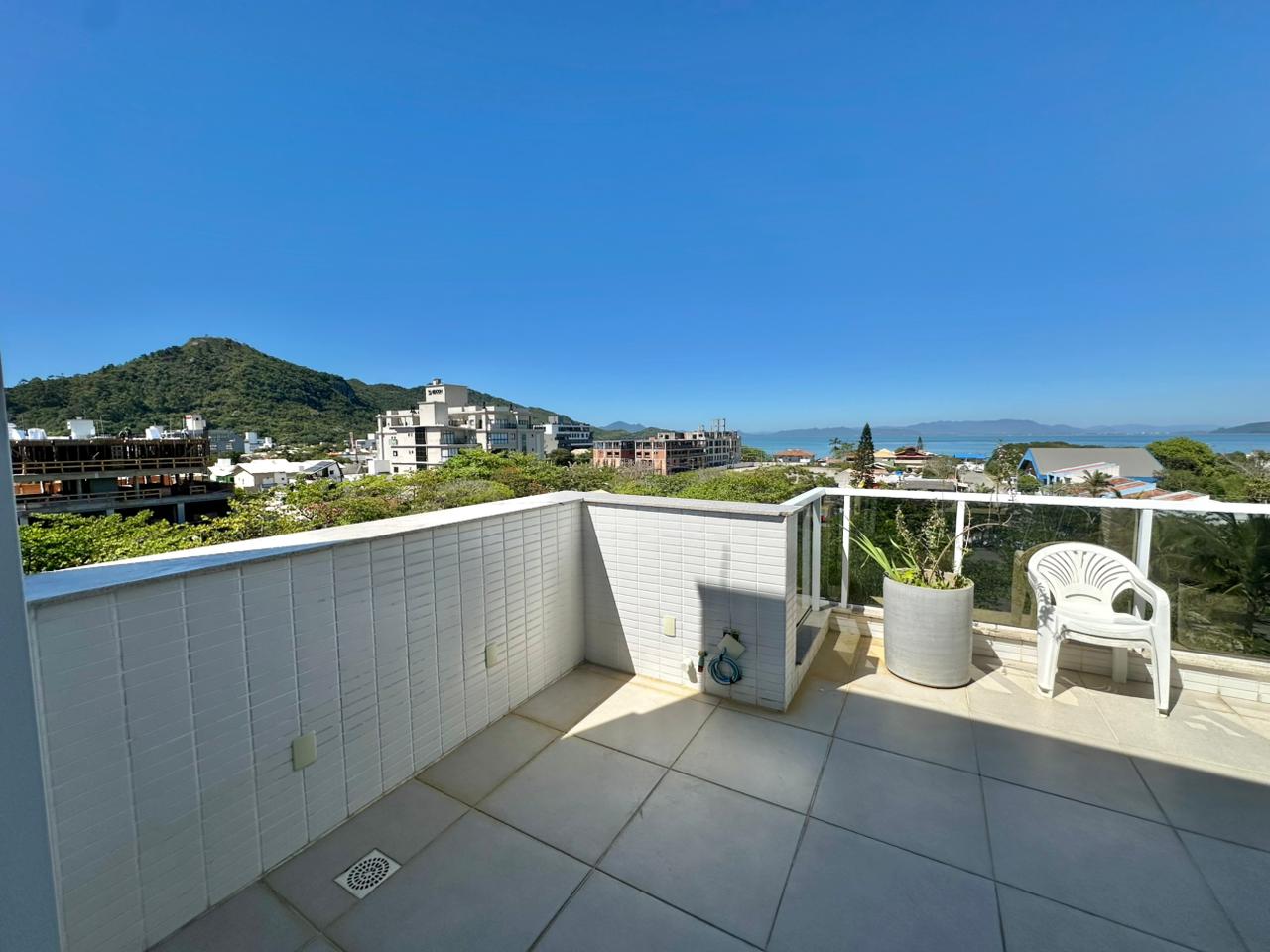 COBERTURA COM VISTA PARA O MAR NA PRAIA DE CANTO GRANDE (15) - Rocccoimob Imobiliária em Bombinhas