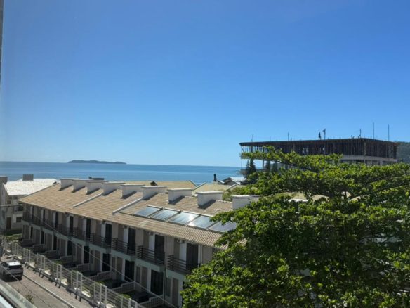 COBERTURA COM VISTA PARA O MAR NA PRAIA DE CANTO GRANDE (23) - Rocccoimob Imobiliária em Bombinhas