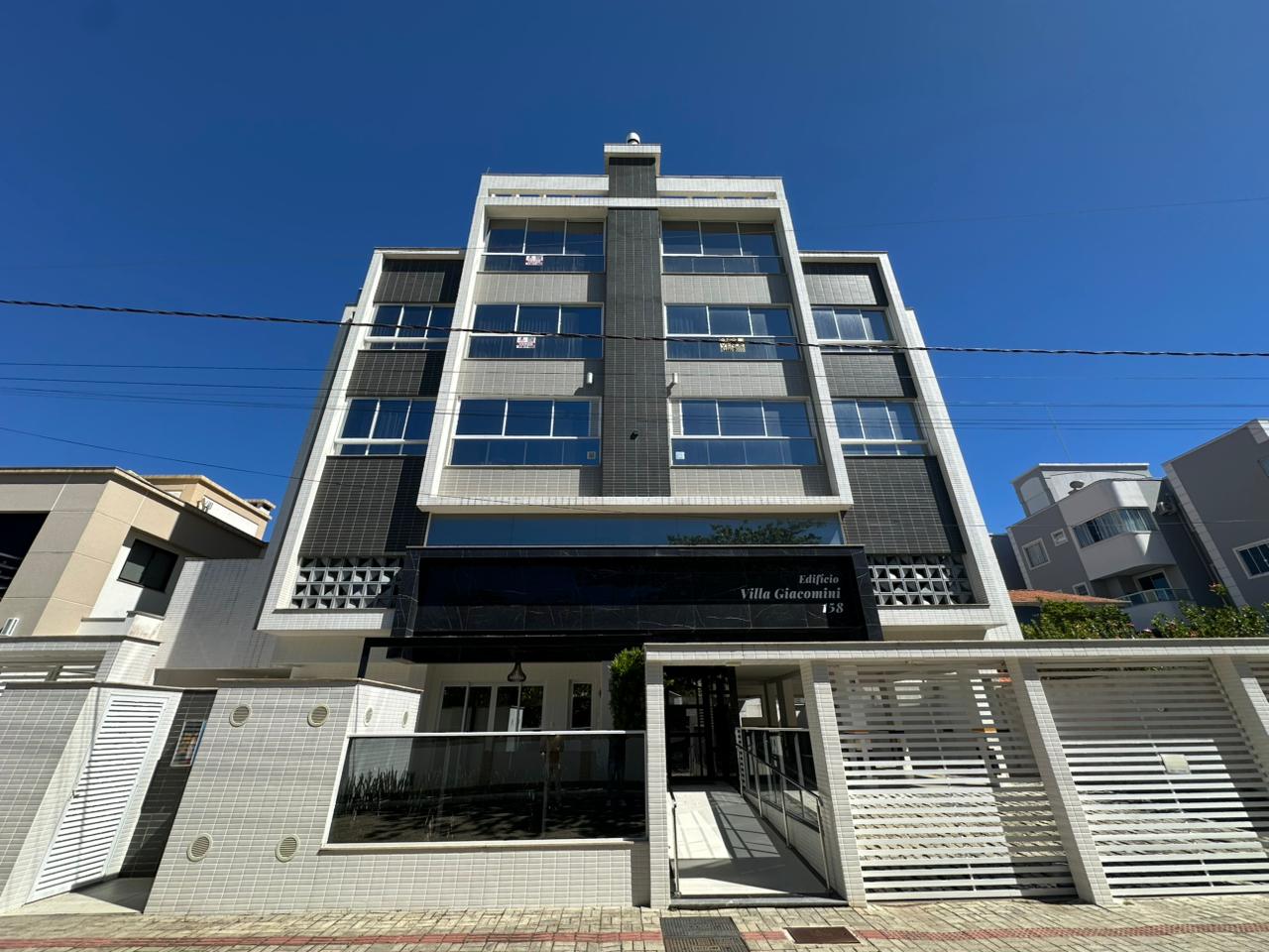 COBERTURA COM VISTA PARA O MAR NA PRAIA DE CANTO GRANDE (32) - Rocccoimob Imobiliária em Bombinhas