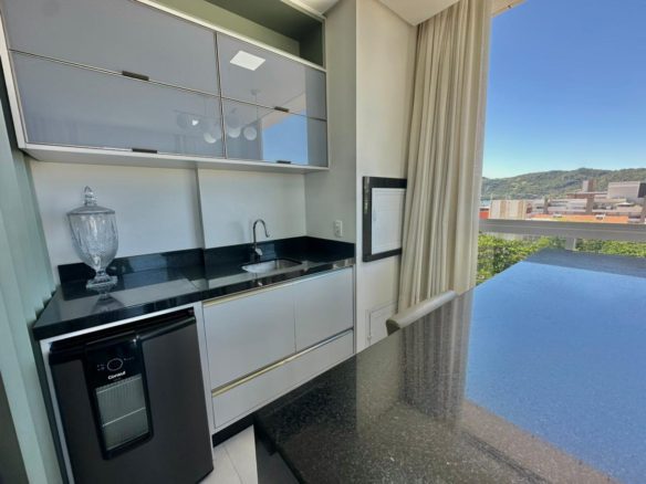 COBERTURA COM VISTA PARA O MAR NA PRAIA DE CANTO GRANDE (8) - Rocccoimob Imobiliária em Bombinhas