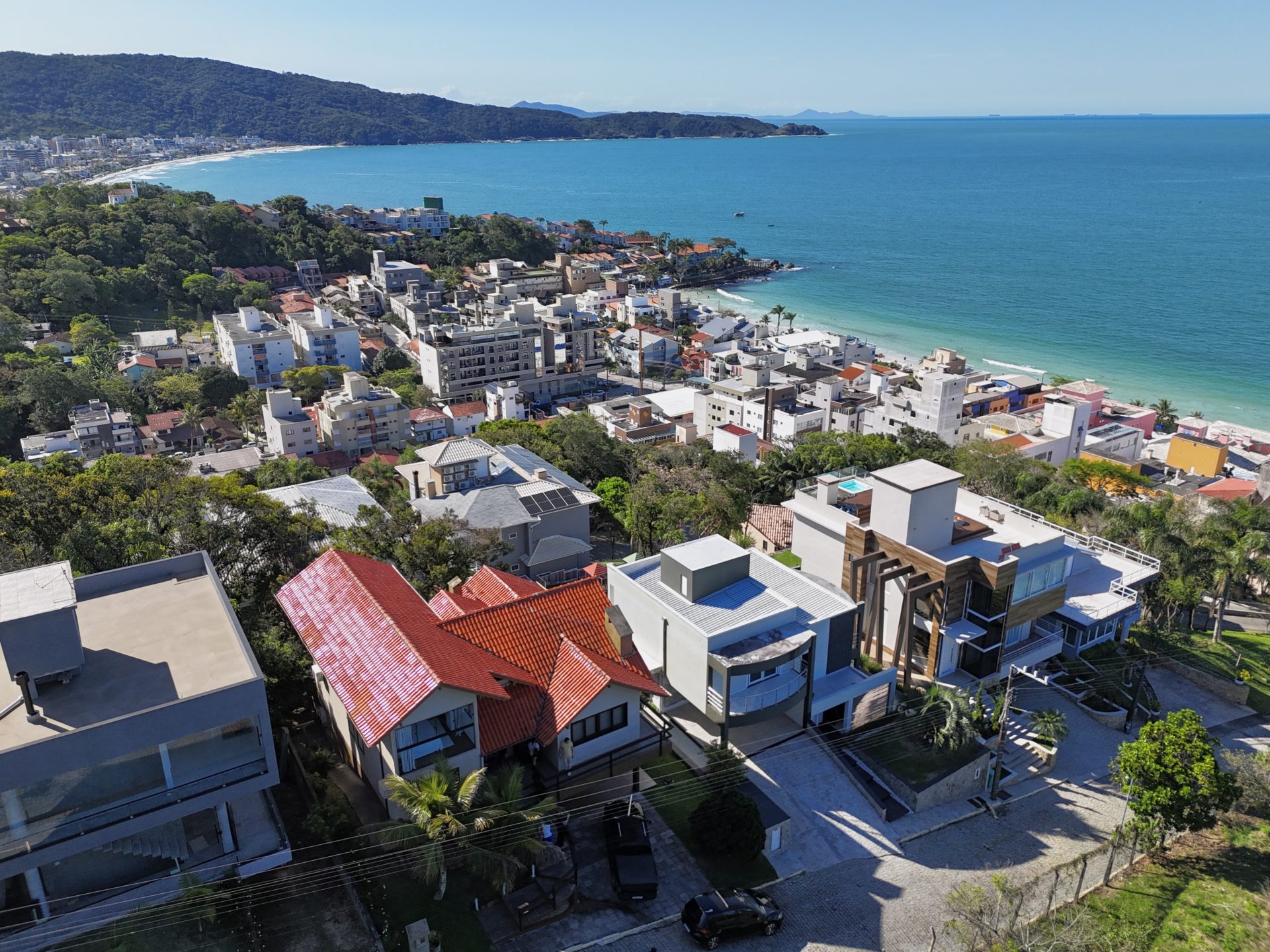 Casa à venda em Bombinhasdji fly 20251110 154140 0361 1762867869840 photo - Rocccoimob Imobiliária em Bombinhas