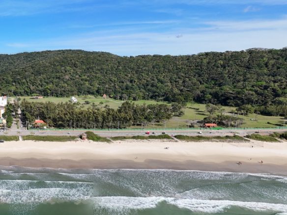 Como estrangeiros compram imóveis no Brasil - Rocccoimob Imobiliária em Bombinhas