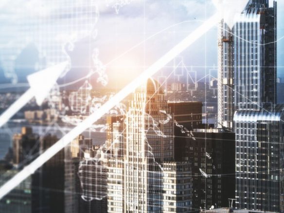 Imagem de cidade com gráfico de crescimento representando a valorização imobiliária impulsionada pela economia prateada e pelas mudanças demográficas - Rocccoimob Imobiliária em Bombinhas