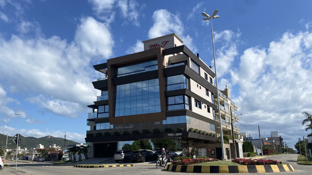 Exclusive residence - Roccoimob Imobiliária em Bombinhas Exclusive residence - Rocccoimob Imobiliária em Bombinhas