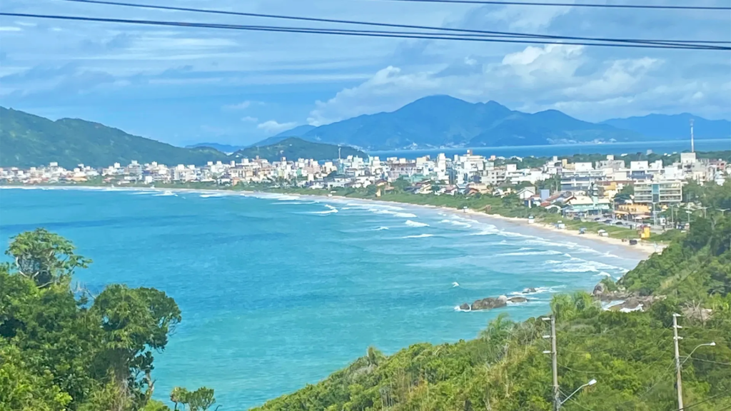 panorama da praia de canto grande - Roccoimob Imobiliária em Bombinhas panorama da praia de canto grande - Rocccoimob Imobiliária em Bombinhas