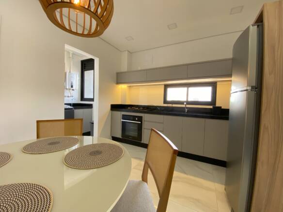 Apartamento na praia do Mariscal scaled - Rocccoimob Imobiliária em Bombinhas