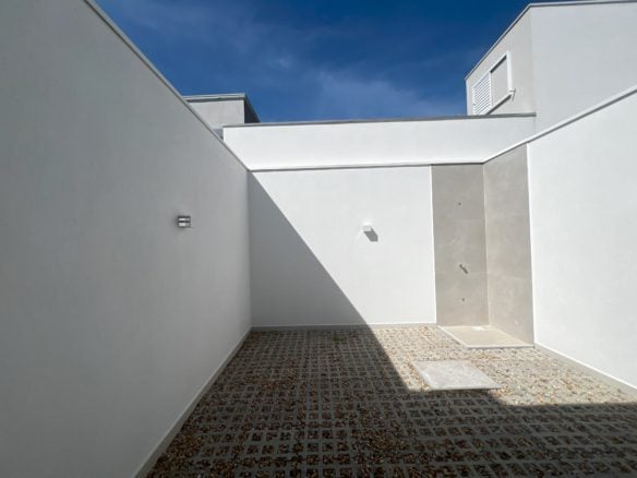 Sobrado a venda em Canto Grande scaled - Rocccoimob Imobiliária em Bombinhas