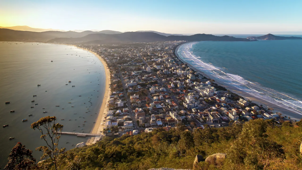 Is It Worth Investing in Real Estate in Bombinhas Cidade SC - Roccoimob Real Estate in Bombinhas Is It Worth Investing in Real Estate in Bombinhas SC City - Rocccoimob Real Estate in Bombinhas