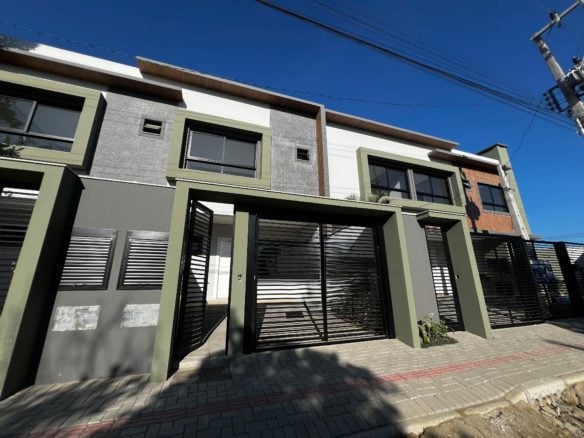 casa a venda na praia de mariscal scaled - Rocccoimob Imobiliária em Bombinhas