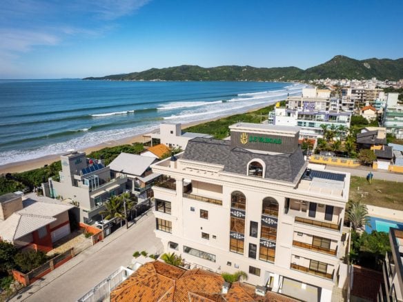 Apartamento amueblado en venta en Canto Grande – 3 dormitorios (2 suites) – Bombinhas SC