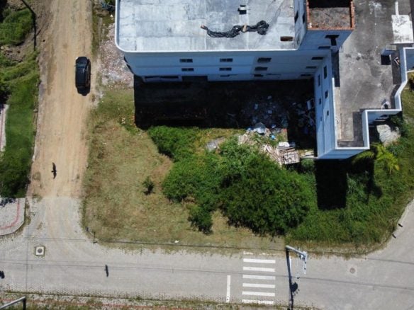 Terreno esquinero en venta en Canto Grande – Bombinhas / SC