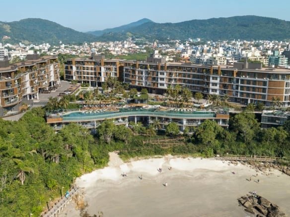 Porto Ribeiro Village – High Standard Apartments in Praia do Ribeiro in Bombinhas