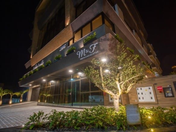 Ático de Alto Estándar con Vista Permanente al Mar en Venta en Mariscal – Bombinhas