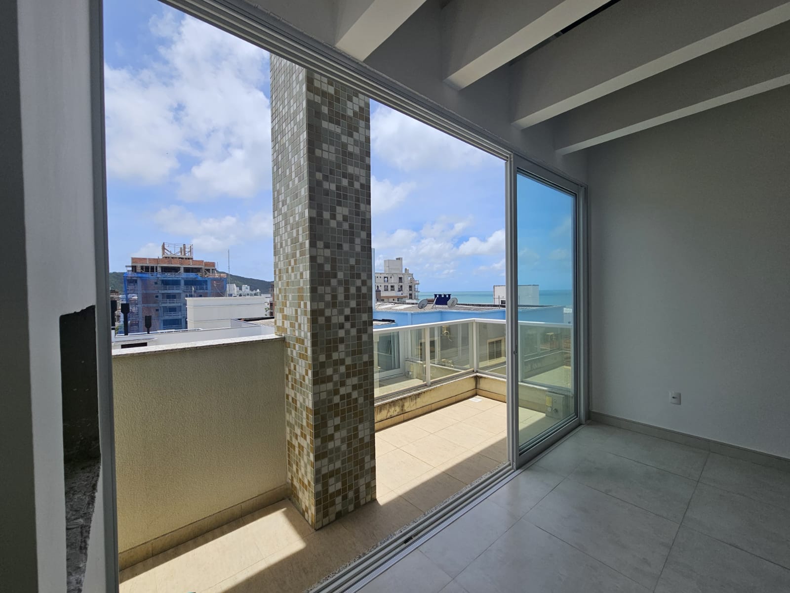 Cobertura em Mariscal 2 – Roccoimob Imobiliária em Bombinhas Cobertura em Mariscal 2 - Rocccoimob Imobiliária em Bombinhas