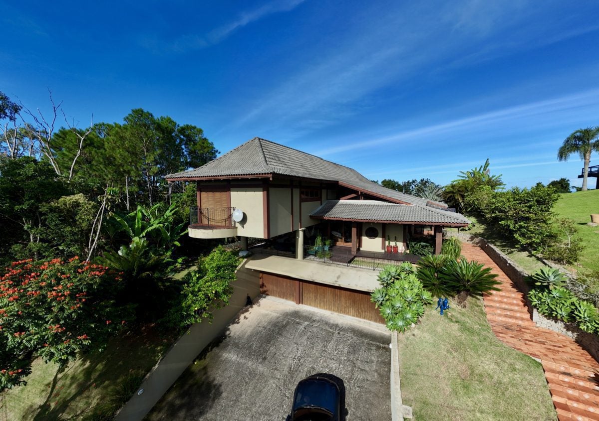 Casa à venda no condomínio panorâmico em Bombinhasdji fly 20260414 153838 0084 1776192863204 pano - Rocccoimob Imobiliária em Bombinhas