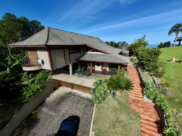 Casa à venda no condomínio panorâmico em Bombinhasdji fly 20260414 154040 0087 1776192873033 pano - Rocccoimob Imobiliária em Bombinhas