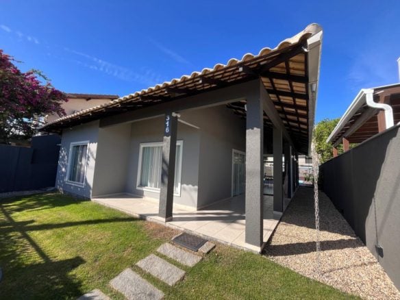 Casa Terrea com Piscina a Venda em Mariscal – 350 Metros do Mar em Bombinhas 6 scaled - Rocccoimob Imobiliária em Bombinhas