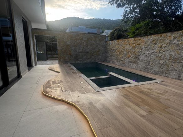 Casa a venda na Praia do Mariscal!bdf4bd33 7479 4552 80e9 eb1ffea3462d - Rocccoimob Imobiliária em Bombinhas