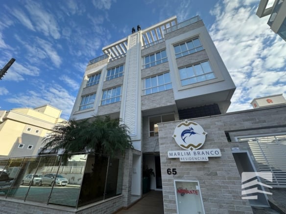 Apartamento à venda em Mariscal, Bombinhas a 180 metros da praia - Rocccoimob Imobiliária em Bombinhas