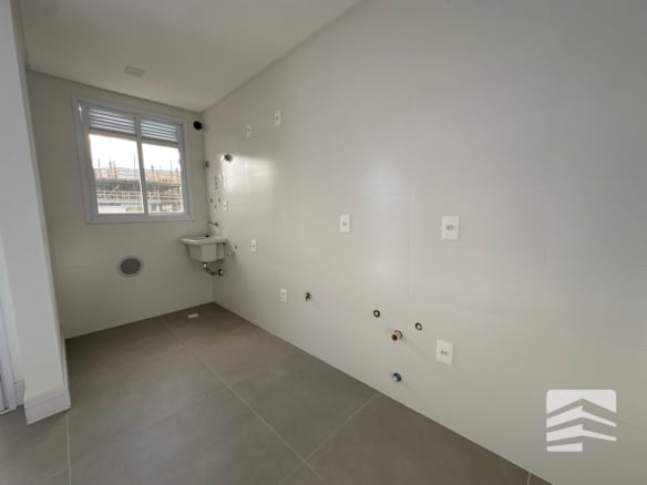 Apartamento à venda em Mariscal, Bombinhas a 180 metros da praia - Rocccoimob Imobiliária em Bombinhas