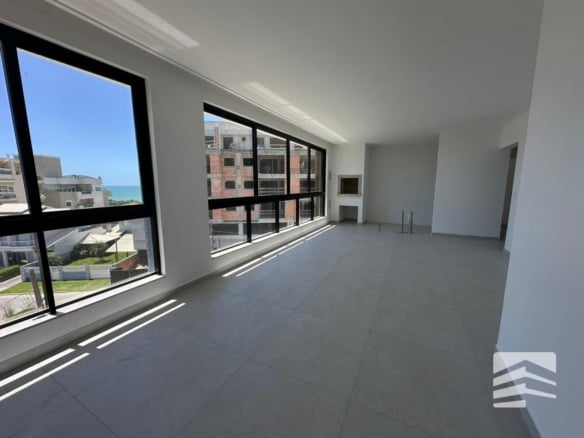 Apartamento com Vista para o Mar — 100 metros da Praia de Mariscal - Rocccoimob Imobiliária em Bombinhas