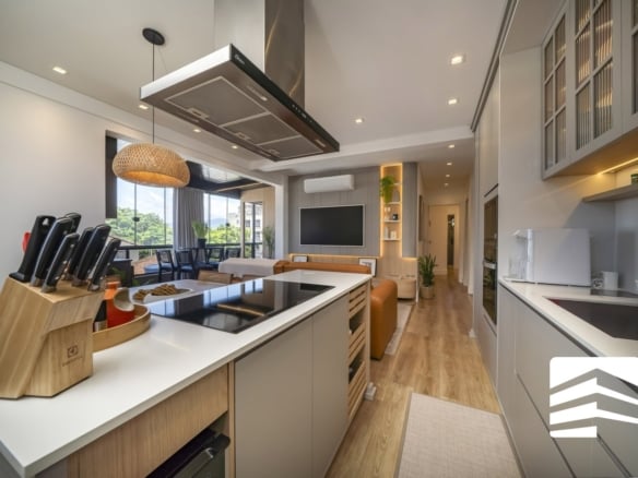 apartamento mobiliado e decorado no centrinho de canto grande 15 udsqil scaled - Rocccoimob Imobiliária em Bombinhas