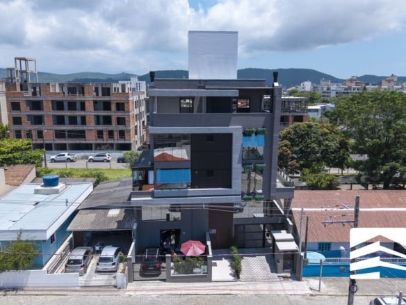 Apartamento mobiliado e decorado, no centrinho de Canto Grande! - Rocccoimob Imobiliária em Bombinhas