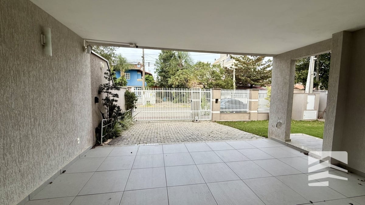 Casa a venda mobiliada na Praia Do Mariscal Bombinhas SC! - Rocccoimob Imobiliária em Bombinhas