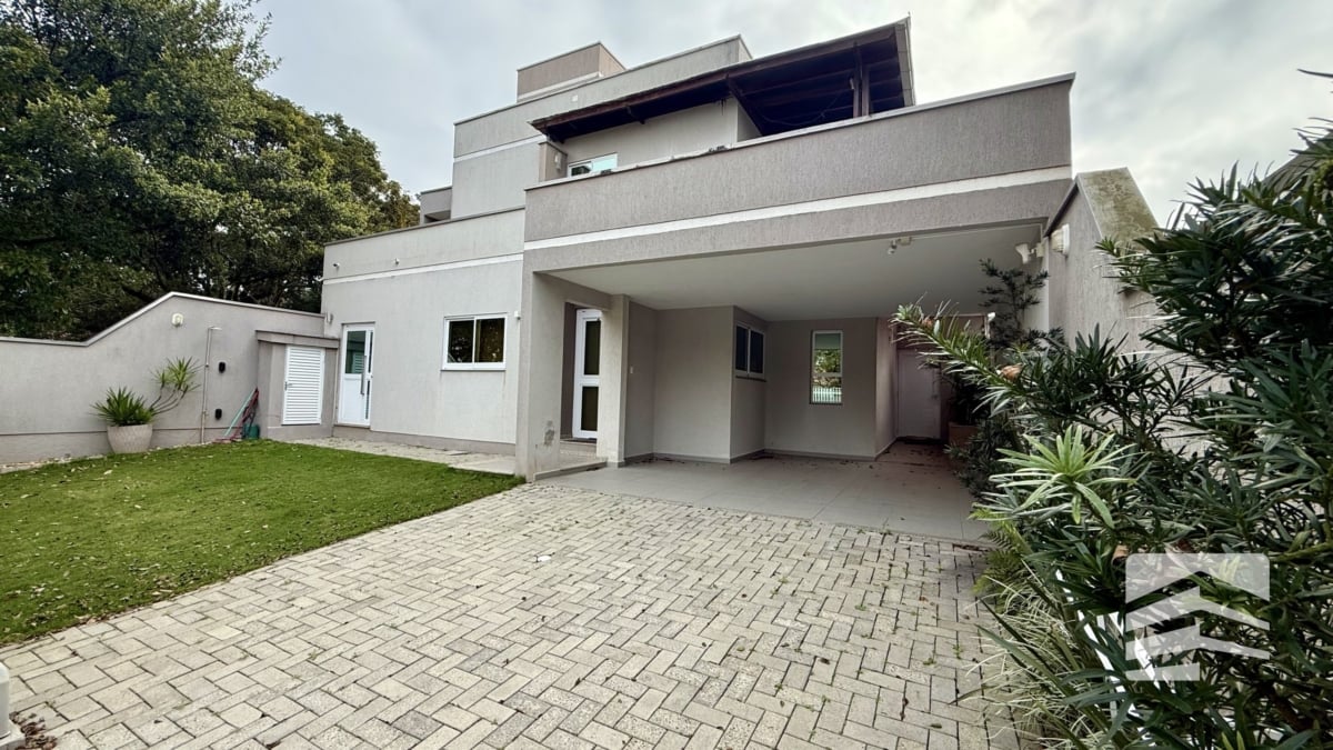 Casa a venda mobiliada na Praia Do Mariscal Bombinhas SC! - Rocccoimob Imobiliária em Bombinhas