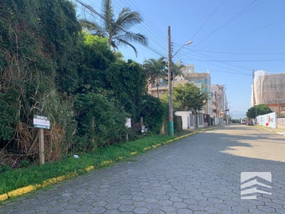 terreno em canto grande a 220 metros do mar bombinhas sc m8tzf5 scaled - Rocccoimob Imobiliária em Bombinhas