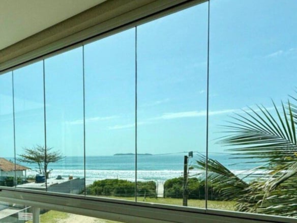 Cobertura de temporada em Bombinhas com piscina privativa e vista para o mar - Rocccoimob Imobiliária em Bombinhas