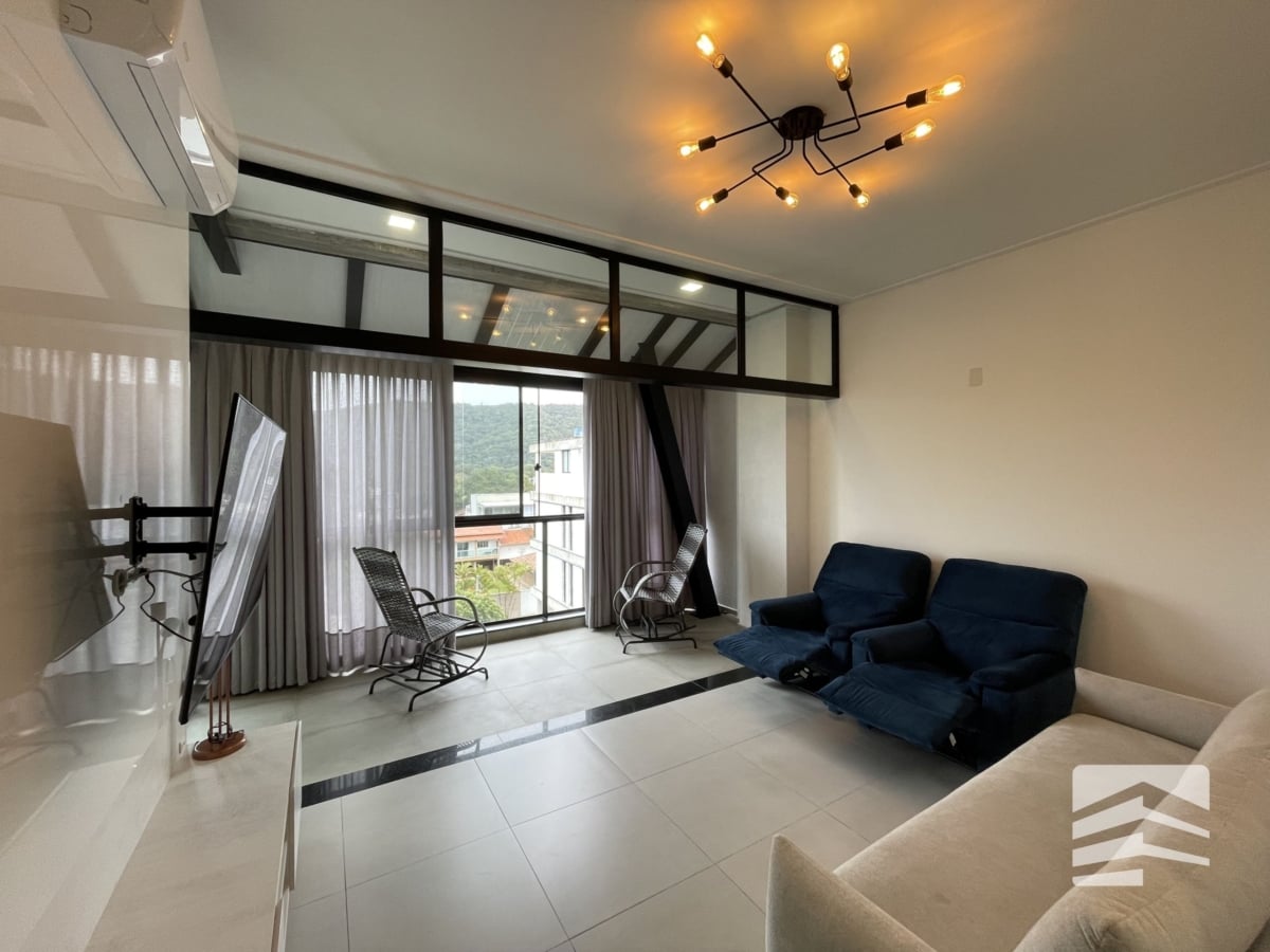 Cobertura Duplex Mobiliada à Venda em Mariscal, Bombinhas – 3 Suítes e Vista Definitiva Para Área de Preservação - Rocccoimob Imobiliária em Bombinhas