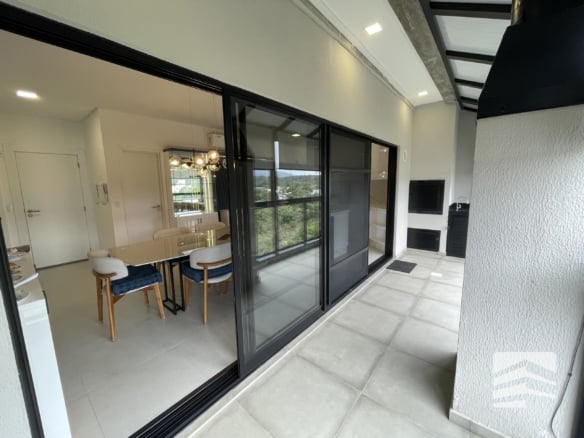 Cobertura Duplex Mobiliada à Venda em Mariscal, Bombinhas – 3 Suítes e Vista Definitiva Para Área de Preservação - Rocccoimob Imobiliária em Bombinhas