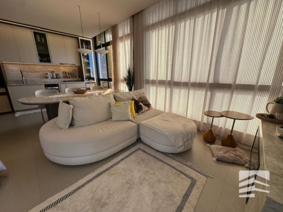 Cobertura finamente mobiliada na praia de Canto Grande Bombinhas/SC! - Rocccoimob Imobiliária em Bombinhas