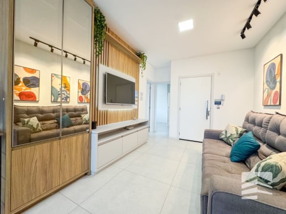 Seu Apartamento na Praia de Mariscal: 2 Suítes, Mobiliado e a 250m do Mar - Rocccoimob Imobiliária em Bombinhas